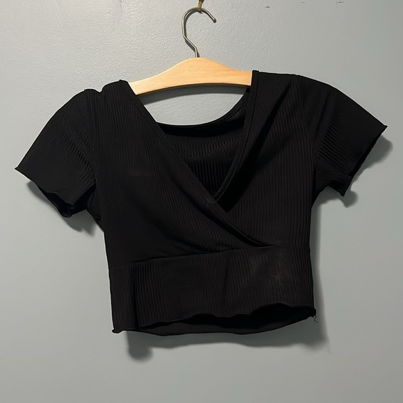 Cropped T-shirt - Picture 3 of 3